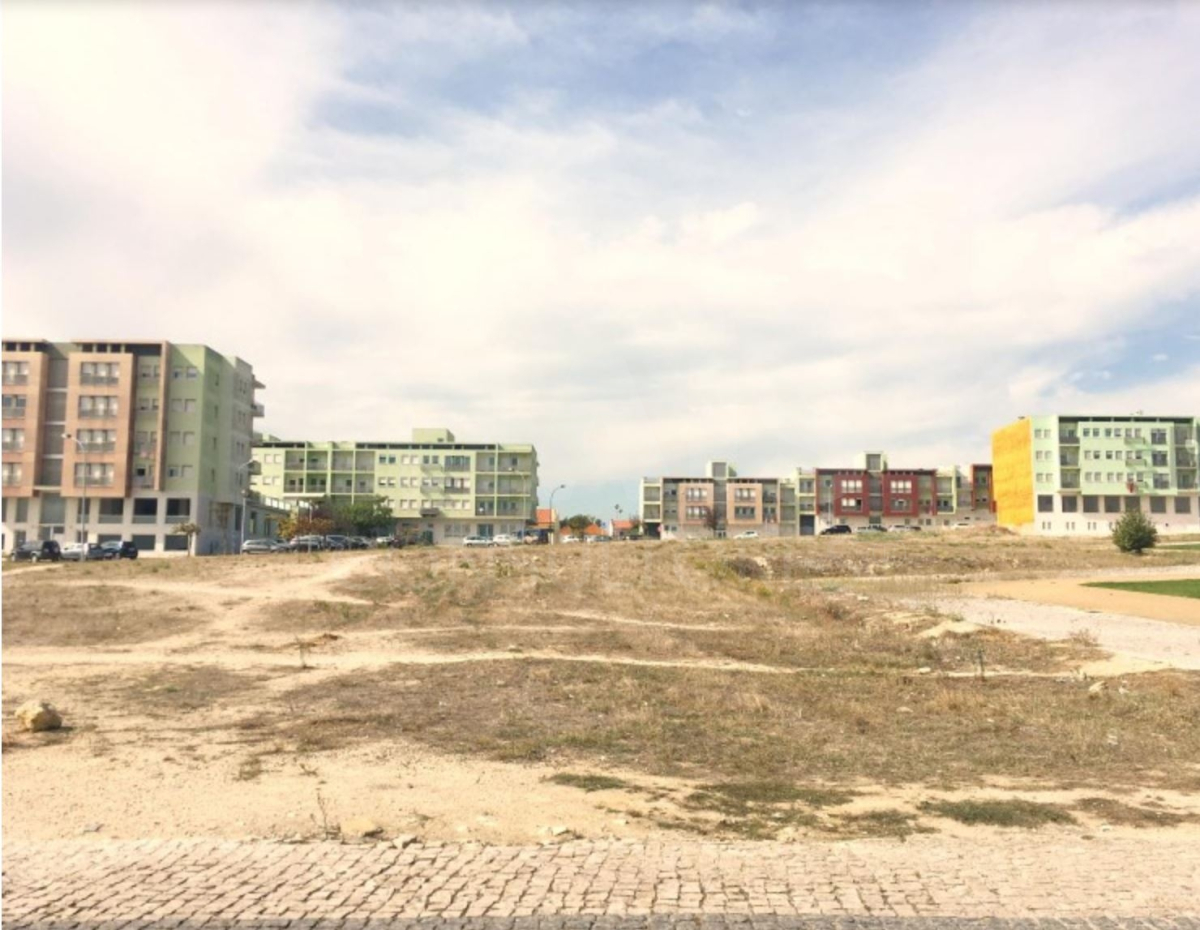 Building land with 329m² in Camarate